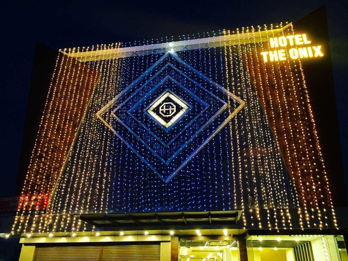 Hotel The Onix Дехрадун Экстерьер фото